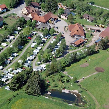 Brauereigasthof Rogg Lenzkirch Exterior foto
